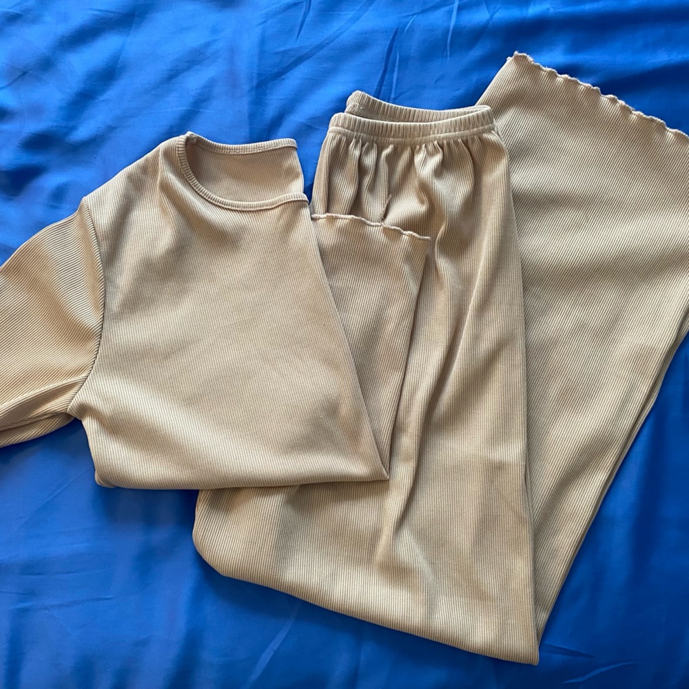 Tan ribbed lounge set